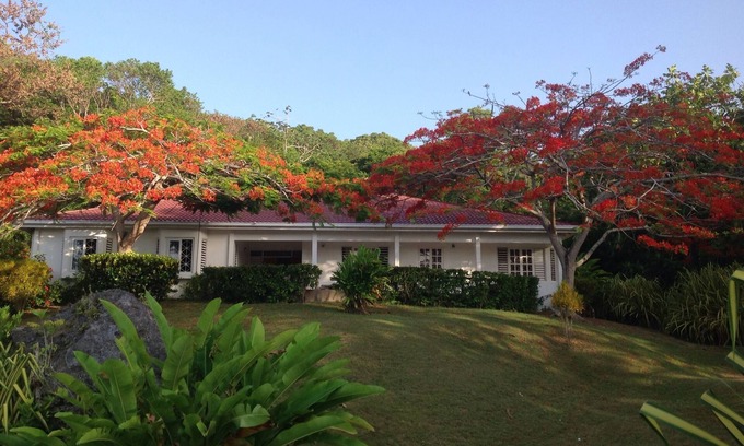 Port Maria Villa | Villa $ 950 por semana, Villa / van / controlador $ 1750 por semana