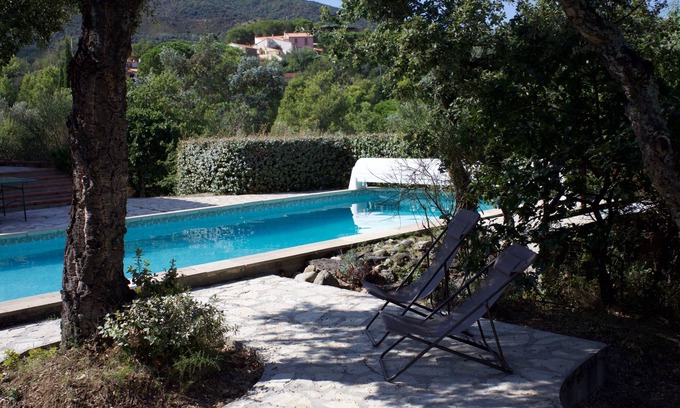 Montesquieu-des-Alberes Casa | Villa 300m2, AC, piscina, 12 camas, vista impresionante, mar12 km, OK 2 familias