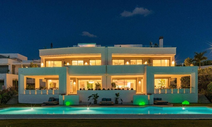 Marbella Villa | Villa '11 Sunset' con vistas a la montaña, Wi-Fi y aire acondicionado