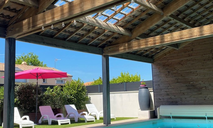 Pornic Villa | Villa a 400 metros de la playa para 8 con piscina cubierta en la Fontaine aux Bretons