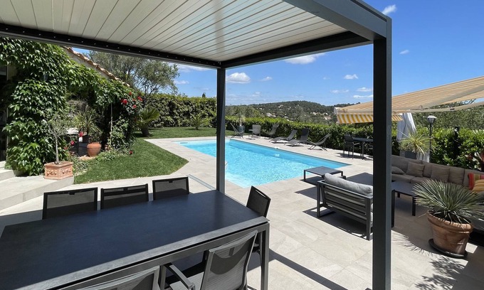 Saint-Gely-du-Fesc Villa | Chalet 8 pers jardín, piscina, vista magnífica, tranquilidad, 8km de Montpellier