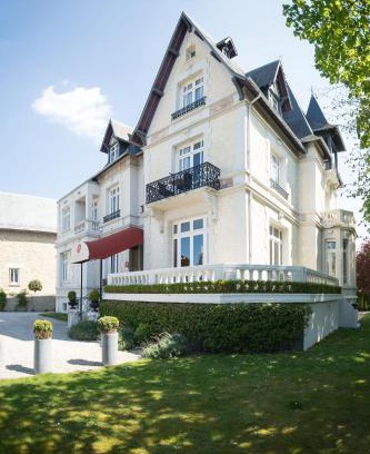 Deauville City Centre Hotel | Villa 81
