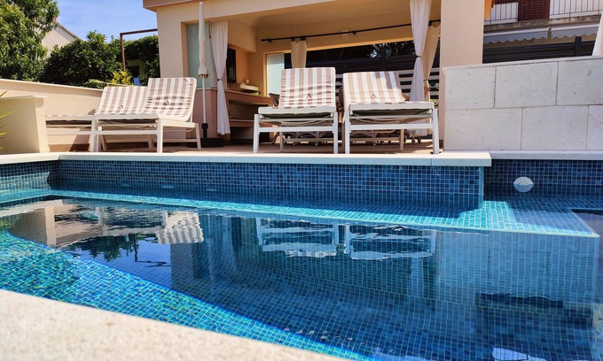 Okrug Gornji Villa | Villa A Deluxe - Piscina climatizada
