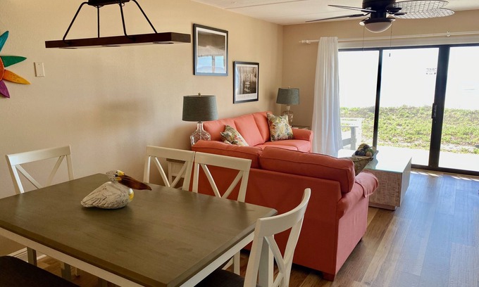 St. George Island Condominio | Villa A2, Beach front, ground level!