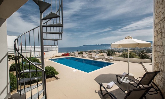 Latchi Villa | Villa Abbie, Impresionante Villa Latchi 3BDR con piscina con vistas panorámicas