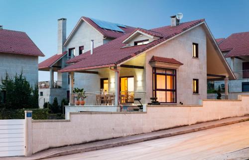 Meano Casa | Villa Abuín