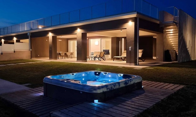 Montioni Villa | Villa Ada & Rico, 500 meters from the village lake view pool and hydromasage