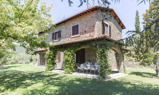 Cortona Villa | Villa Ai Cedri, posición montañosa, vista panorámica y piscina privada