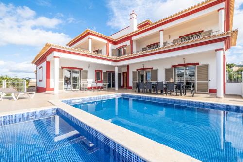 Guia Villa | Villa Aica - BY BEDZY