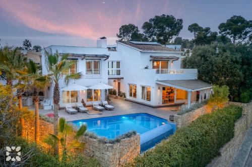 Urbanitzacio la Fustera Villa | Villa Aldaba by Abahana Villas
