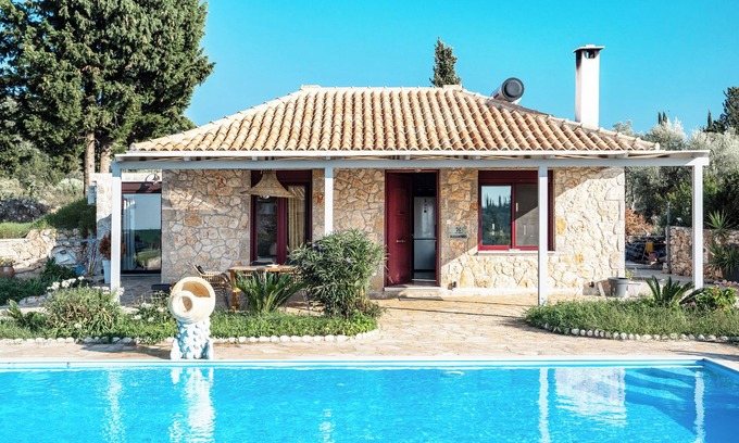 Tsoukaladhes Villa | "Villa Alexandros" con vistas al mar, piscina privada y Wi-Fi