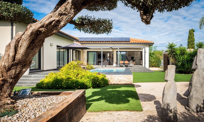 Claira Casa | Villa Alicia