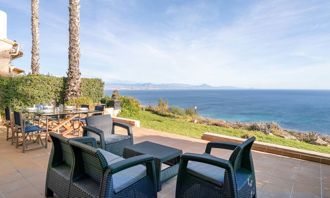 Gran Alacant Villa | Villa 'Almela's' con espectaculares vistas al mar, Wi-Fi y aire acondicionado