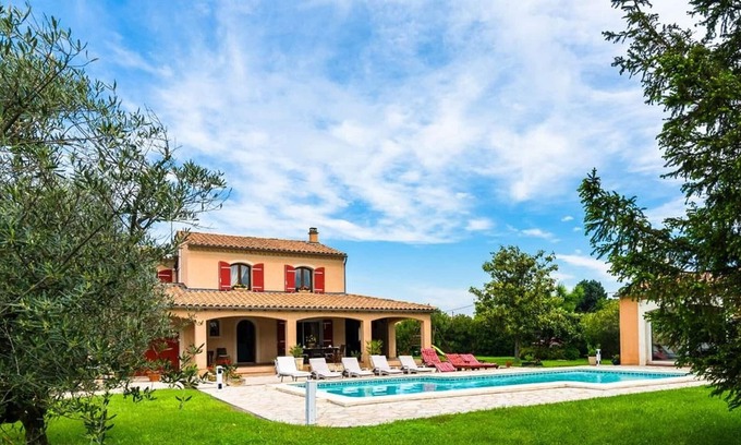 Althen-des-Paluds Casa | Villa Althen-des-Paluds, 4 bedrooms, 8 persons