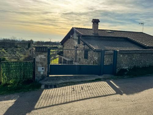 Candeleda Apartamento | VILLA AMANECER