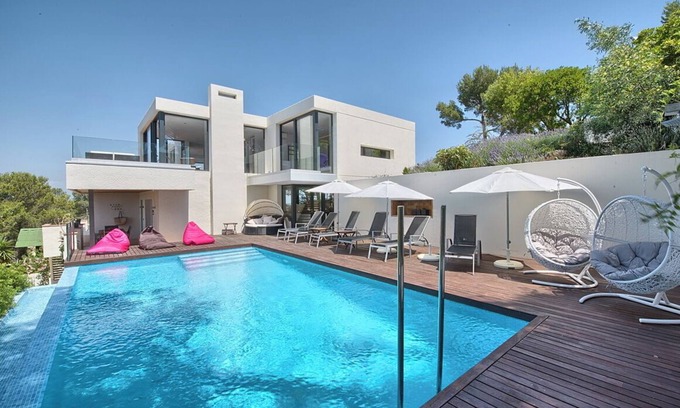 Begur Villa | Villa 'Amapola' con vistas a la montaña, Wi-Fi y aire acondicionado