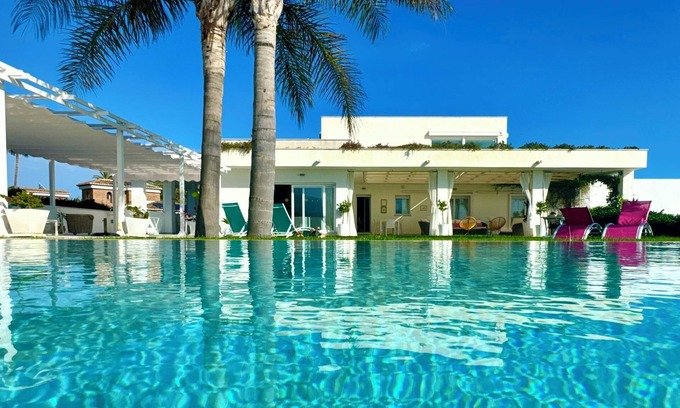 Almunecar Villa | Villa 'Amarna' con vistas al mar, Wi-Fi y aire acondicionado