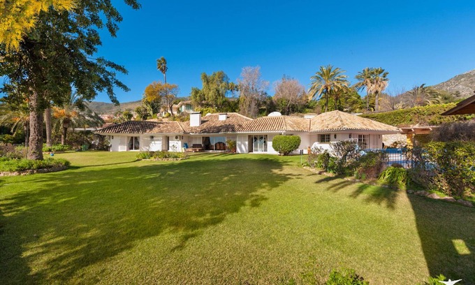 Rancho Domingo Villa | Villa y casa de invitados con impresionantes vistas al mar amplios jardines y gran piscina