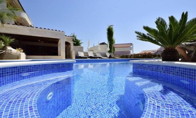 Businci Apartamento | Villa Andjelka by Interhome