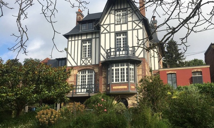 Mont-Saint-Aignan Casa | VILLA ANGLO NORMANDE EN ROUEN-NORMANDY