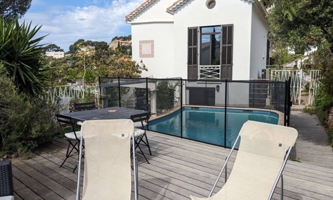 Toulon Casa | Villa Années 30, Familiale, Dans le Quartier du Mont Faron, vue mer et Piscine !