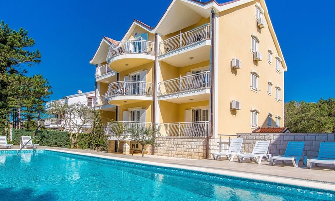 Jadranovo Apartamento | Villa Anna by Interhome