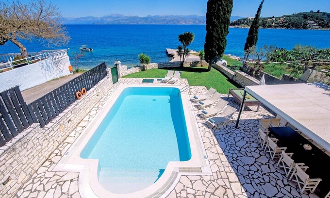 Petaleia Villa | Villa Annie by Villa Plus