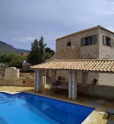 Lefktron Villa | Villa Antares