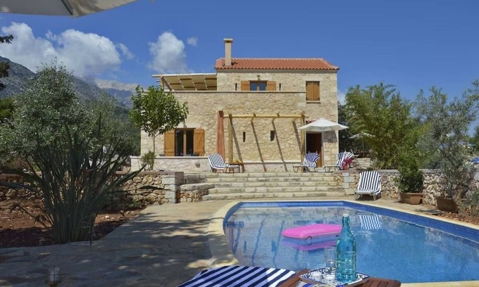 Melidoni Casa | Villa Ariadne - Stylish vacation home with all amenities
