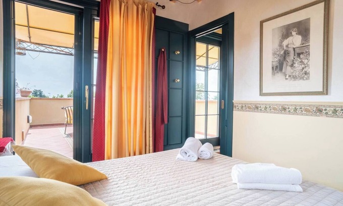 Padenghe sul Garda Villa | Villa Artemisia (Portion of a Villa) – Luxury Villa