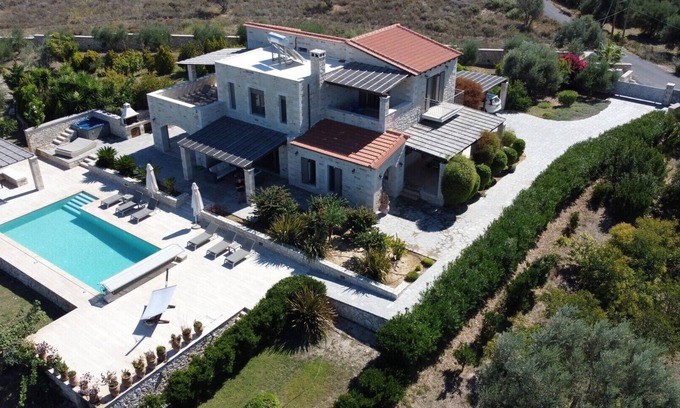 Asteri Villa | Villa Athene moderna villa de piedra natural con vistas al mar cerca de la playa