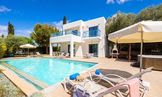 Agios Georgios Pegeias Villa | Villa Athina Ena - Tres Habitaciones Villa, Capacidad 7