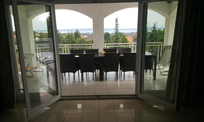 Vonyarcvashegy Apartamento | Villa Attila