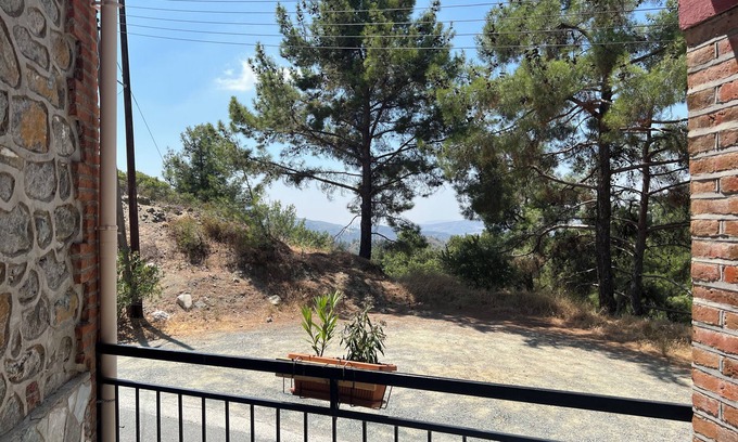 Platres Villa | VILLA AURA