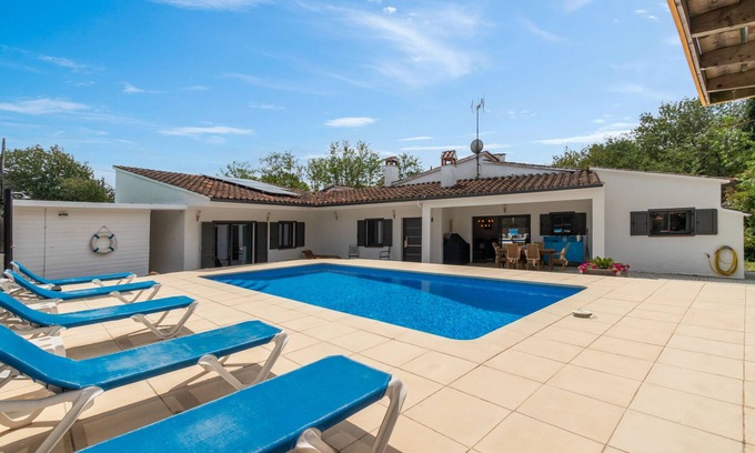 La Canyera Villa | Villa "Aurora" con piscina, jardín, terrazas y Wi-Fi