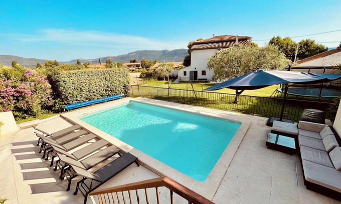 Aubagne Casa | Villa Avec Piscine et Dépendance au Pied des Collines de Pagnol