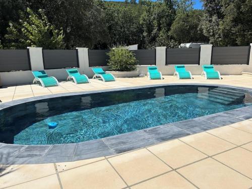 Neoules Casa | VILLA AVEC PISCINE