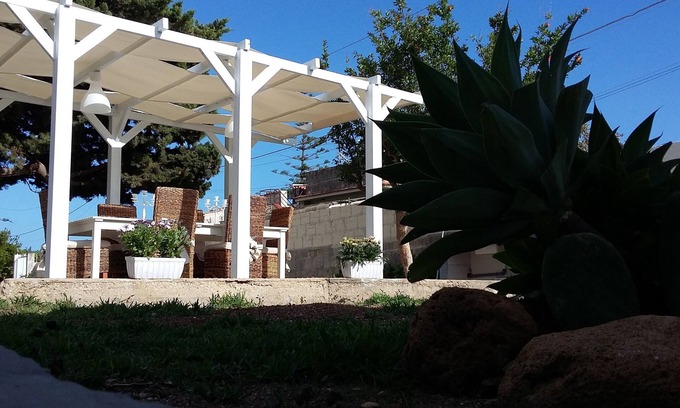 Avola Villa | VILLA AZZURRO MARE. PRECIOS PEQUEÑOS PARA 2019. DESCUENTOS PARA ESTANCIAS SEMANALES.