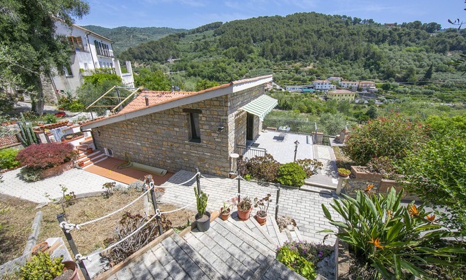 San Bartolomeo al Mare Casa | Villa Breezy Way - Among Greenery, San Bartolomeo al Mare, Italy