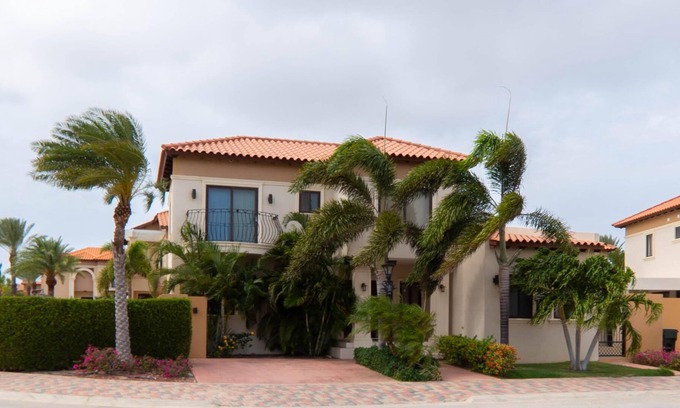 Gold Coast Villa | Villa Baby Beach 181- 4-bedroom villa at Gold Coast Aruba close to Arashi Beach