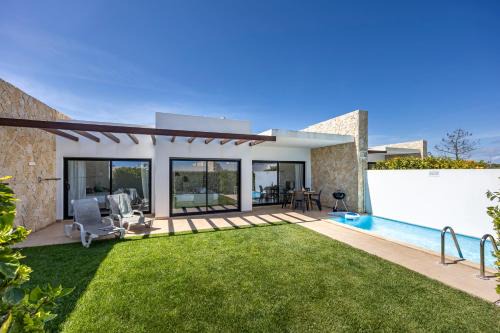 Sagres Villa | Villa Back Loop