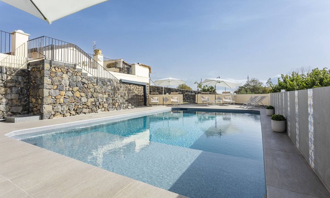 Aci Sant'Antonio Villa | Villa 'Badimà - Con Piscina' con vistas al mar, Wi-Fi y aire acondicionado