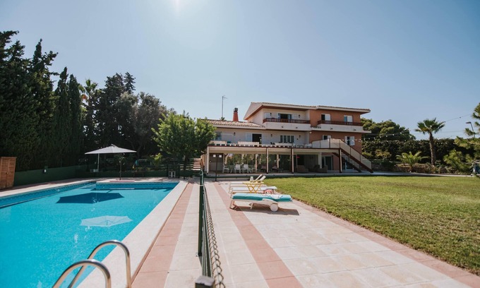 Los Balcones Villa | Villa Balcón Rosa con vistas a Torrevieja: piscina, sala de juegos y mucho más!
