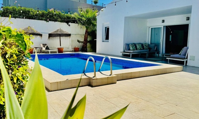 Golden Mile Villa | Villa junto a la playa con piscina privada en la Milla de Oro