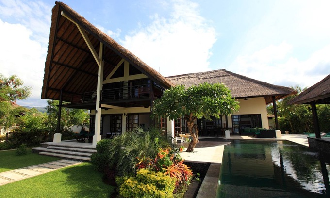 Banjartegehe Villa | Villa Baruna - Bali Beach Villa una exclusiva villa de vacaciones de lujo en Bali
