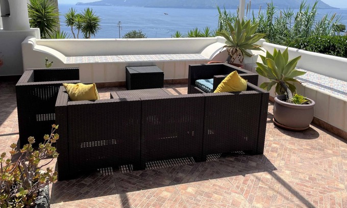 Santa Marina Salina Apartamento | Villa Batanà - Giardino e Piscina sul Mare a Santa Marina Salina