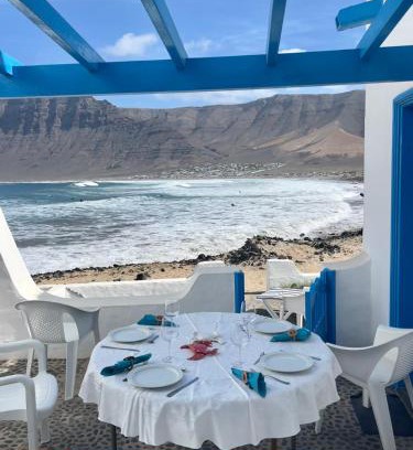 Caleta de Famara Casa | Villa Beachfront Famara