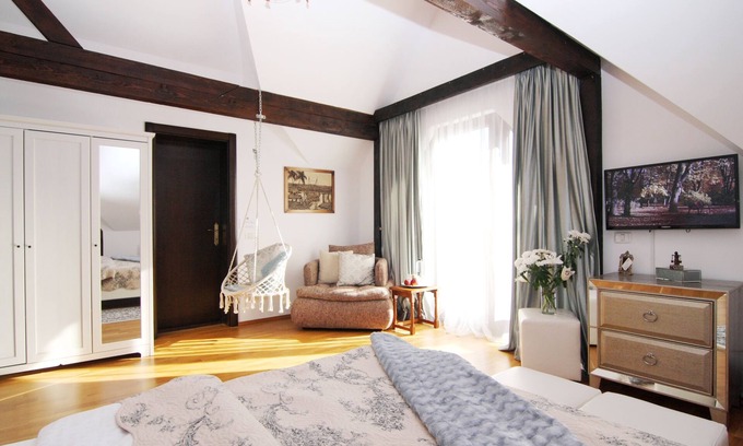 Sinaia Villa | Villa Eglantine Sinaia casa de sus sueños.