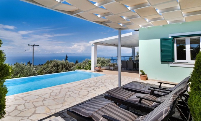 Tsoukaladhes Villa | Villa 'Belvedere Verde' con vistas al mar, piscina, terraza y Wi-Fi