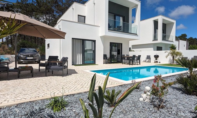 Pataias Villa | Villa Besugo - Villa de Vacaciones con Piscina Climatizada Privada By SCH